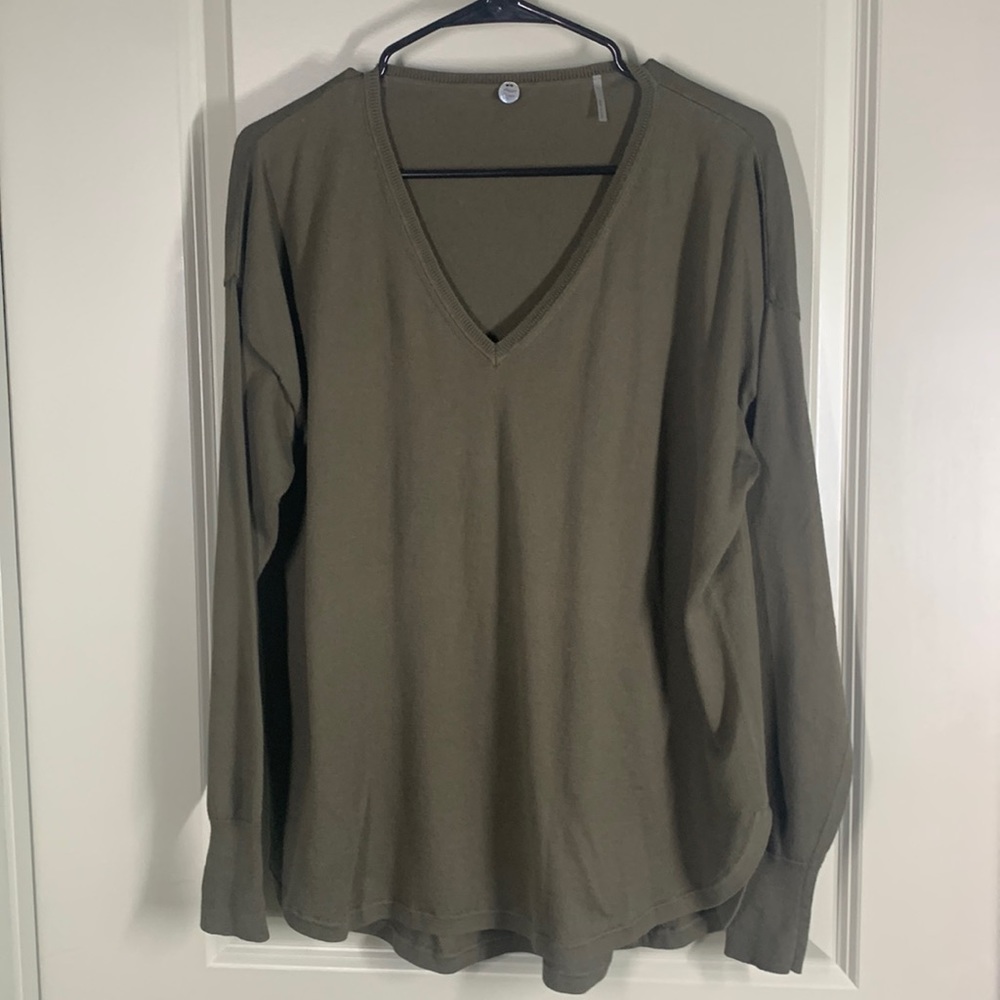Margaret O’Leary V-Neck Sweater SZ L